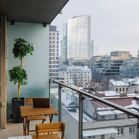 Luxury In Platinum Tower Varşova