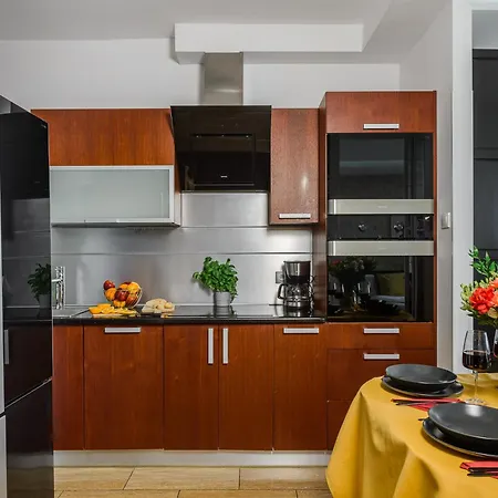 Luxury In Platinum Tower Апартаменты *